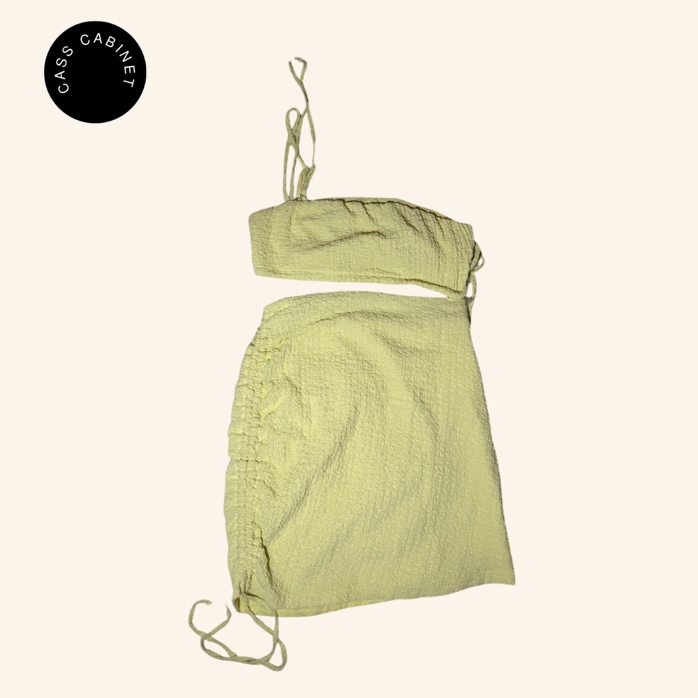 SHEIN YELLOW DRESS WITH CUTOUT💛
